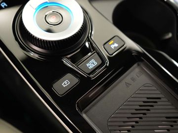 Car image 30