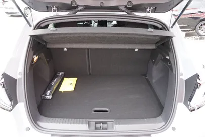 Car image 32