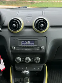 Car image 27