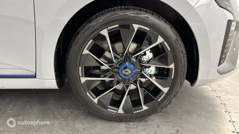Car image 20