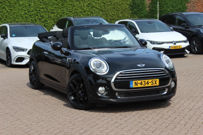 Car image 32