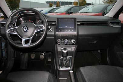 Car image 11