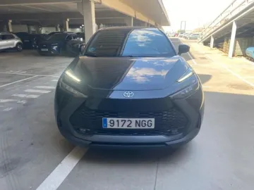 Car image 4