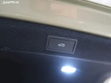 Car image 38