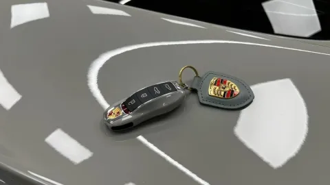 Car image 24