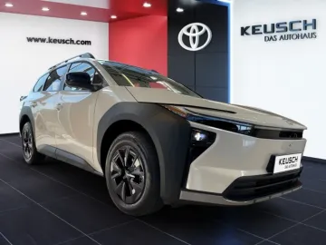 Car image 18