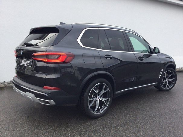 BMW X5 xDrive30d xLine 195 kW image number 2