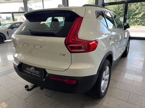 Volvo XC40 Momentum 95 kW image number 8