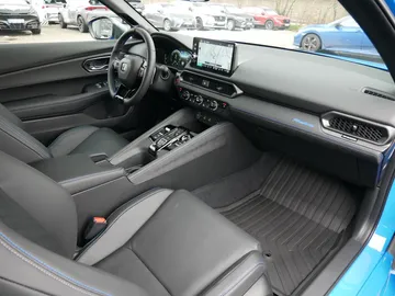 Car image 25