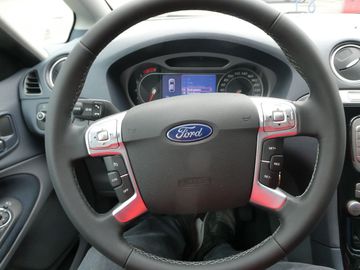 Car image 28