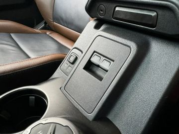 Car image 36