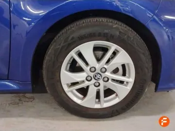 Car image 25