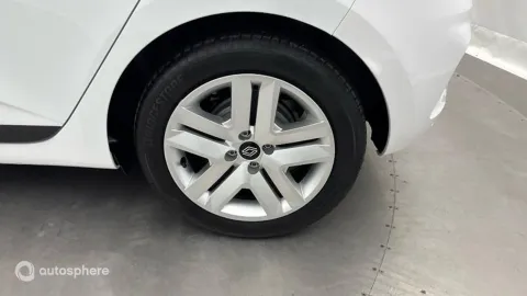 Car image 20