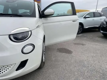 Car image 33