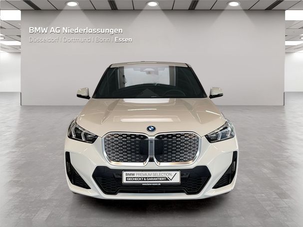 BMW iX1 xDrive30 M Sport 225 kW image number 5