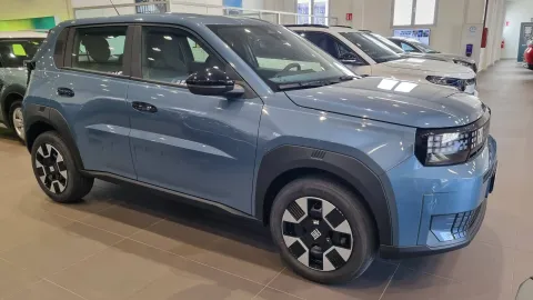 Car image 2