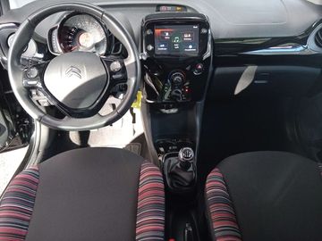 Car image 14