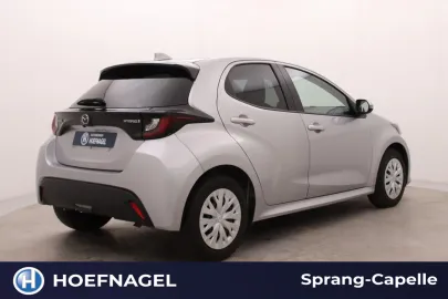 Car image 4