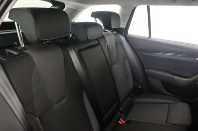 Car image 37