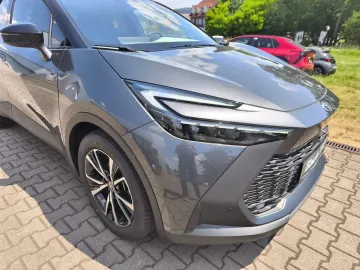 Car image 15