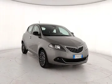 Car image 2