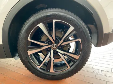 Car image 29