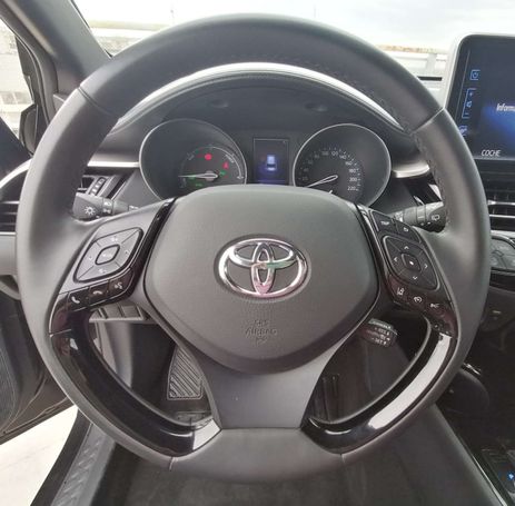 Toyota C-HR 90 kW image number 17