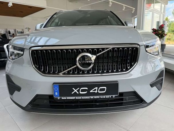 Volvo XC40 B3 Core DKG 120 kW image number 3