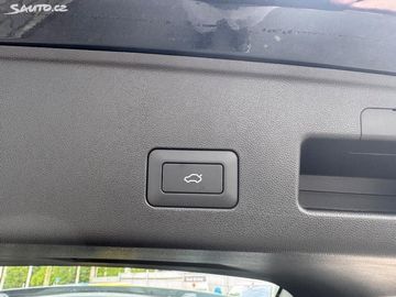 Car image 43