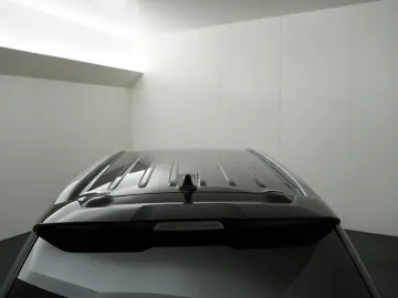 Car image 40