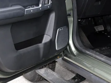 Car image 34