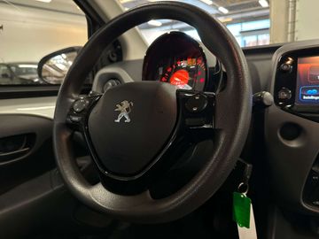 Car image 28