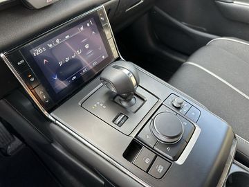 Car image 17