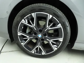Car image 36