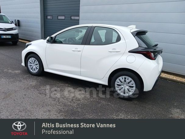 Toyota Yaris Hybrid 85 kW image number 16