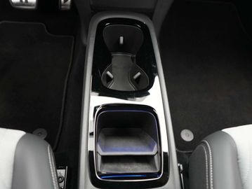 Car image 36