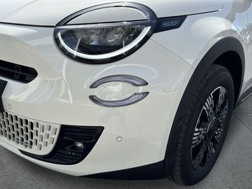 Car image 30
