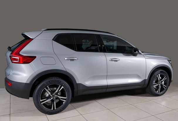 Volvo XC40 B3 Plus Dark 120 kW image number 4