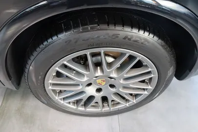 Car image 27