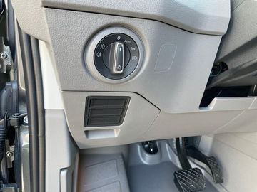 Car image 33