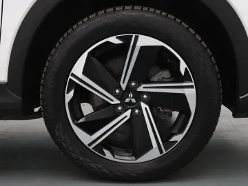 Car image 38