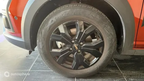 Car image 20