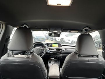 Car image 23