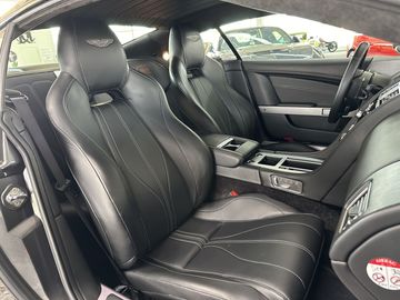 Car image 30