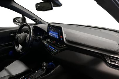 Car image 10