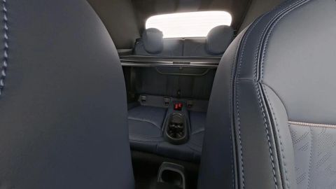 Car image 26