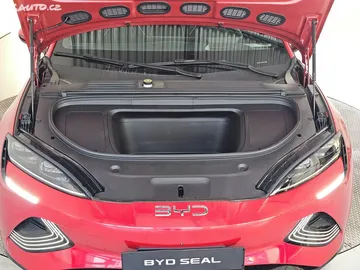Car image 26
