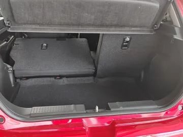 Car image 25