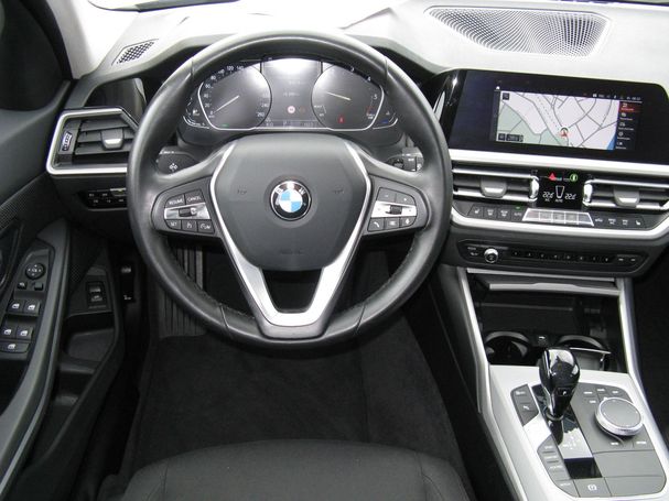 BMW 320d Touring 140 kW image number 12