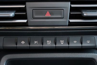 Car image 33